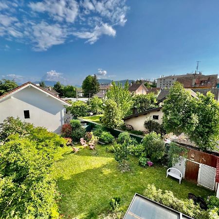 Un Peu Plus Pres Des Etoiles Annecy Exterior photo